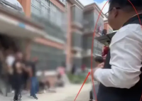 遭20人拦门要烟 接亲队伍就地打牌 原因竟是这样太无奈了