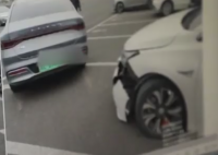 一网约车司机4年出200多次事故 实在太奇怪了