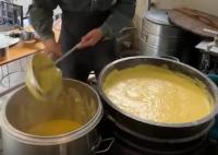 90后夫妻卖搅团月入近5万元 到底是什么情况？