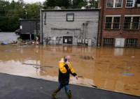 至少58人死亡 美国多地进入紧急状态 原因竟是这样太崩溃了