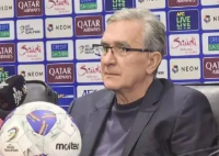 伊万赛后发布会赢得记者集体掌声 打出了精彩的比赛