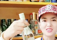 过气女星负债千万在餐馆打工 实在太无奈了