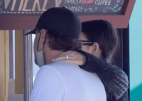 曝小李子和女友订婚 到底是不是真的？