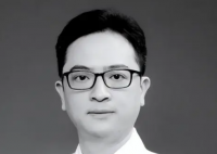 医生被撞身亡 肇事者开车看手机 实在太悲剧了