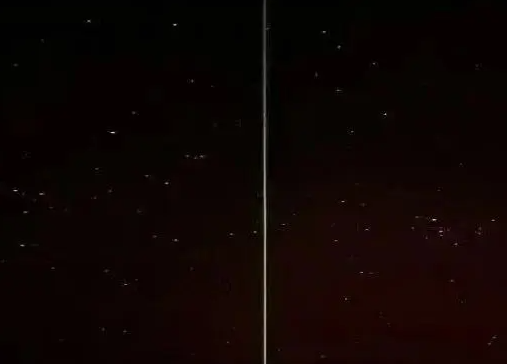 天津上空神秘绿光是UFO?形状像根葱 罕见至极真相简直太意外了