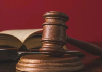 员工与公司CEO互骂被开除 法院判了 为什么引争议什么原因？