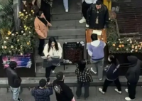 有人穿AJ领免费羽绒服 大冰回应 取消原因竟是这样太无奈了