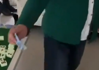 开锁后女子还价 师傅重新锁门走人 内幕实在让人惊个呆