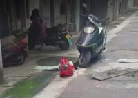 2岁娃小区坠井 法院:家长担责25% 事件始末2025最新消息