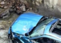 男子自驾318川藏线车失控翻下桥 内幕实在让人惊个呆