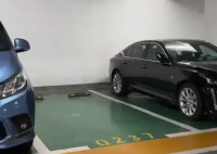 女子难入库无奈停他人车位留条致歉 始料未及真相简直太意外了