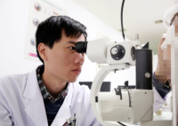 男子呕吐不止一查竟是青光眼 背后真相实在让人惊愕