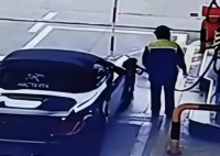 加油后逃单的保时捷男司机落网了 内幕曝光简直太意外了