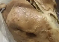 小伙吃羊头发现有蛆获赔1000元 究竟是怎么回事？