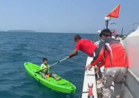 邻居称海漂小孩哥的船是偷来的 背后真相实在让人惊愕