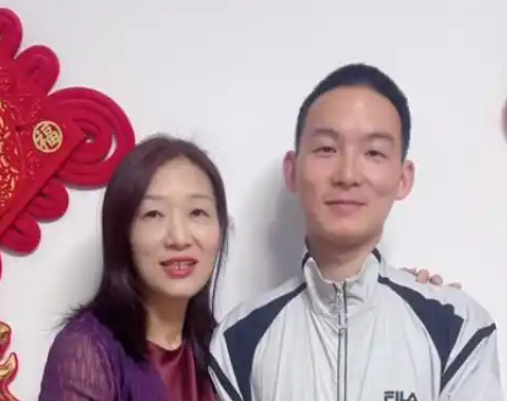 谢浩男妈妈:前夫现任不是第三者 离婚原因曝光太意外了