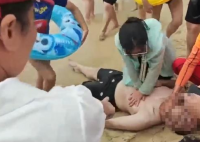 男子海边溺水 女孩挺身而出挽救生命 事件始末2025最新消息