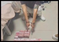 男子通过刷视频定位 偷走份子钱38万 内幕曝光简直太意外了