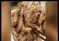 销售的烧鸡有七条鸡腿?商家回应 究竟是怎么回事？