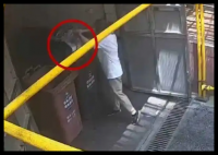 15万现金被男子当垃圾扔了 真相简直太意外了