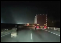 老人高速逆行还疑推婴儿车?交警回应 内幕曝光简直太意外了