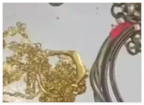 藏3万黄金的旧电器被老伴100元卖了 简直太崩溃了